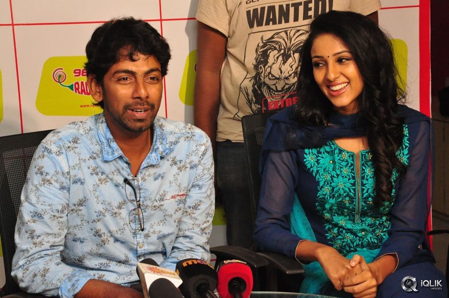 Majnu-Movie-Team-At-Radio-Mirchi